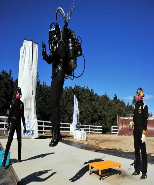 လေပေါ်တွင်ပျံသန်းနေသော